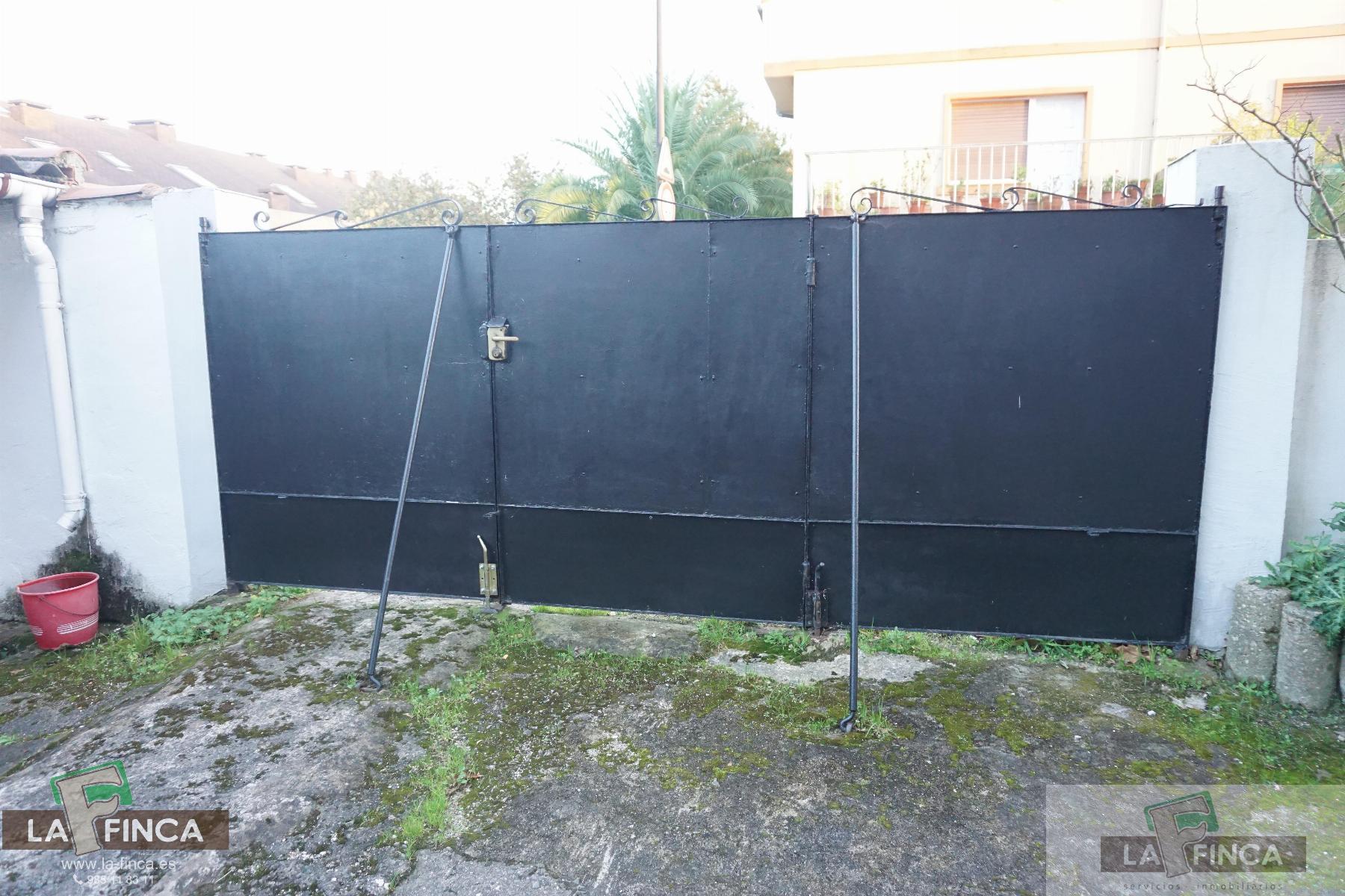 For sale of chalet in Oviedo