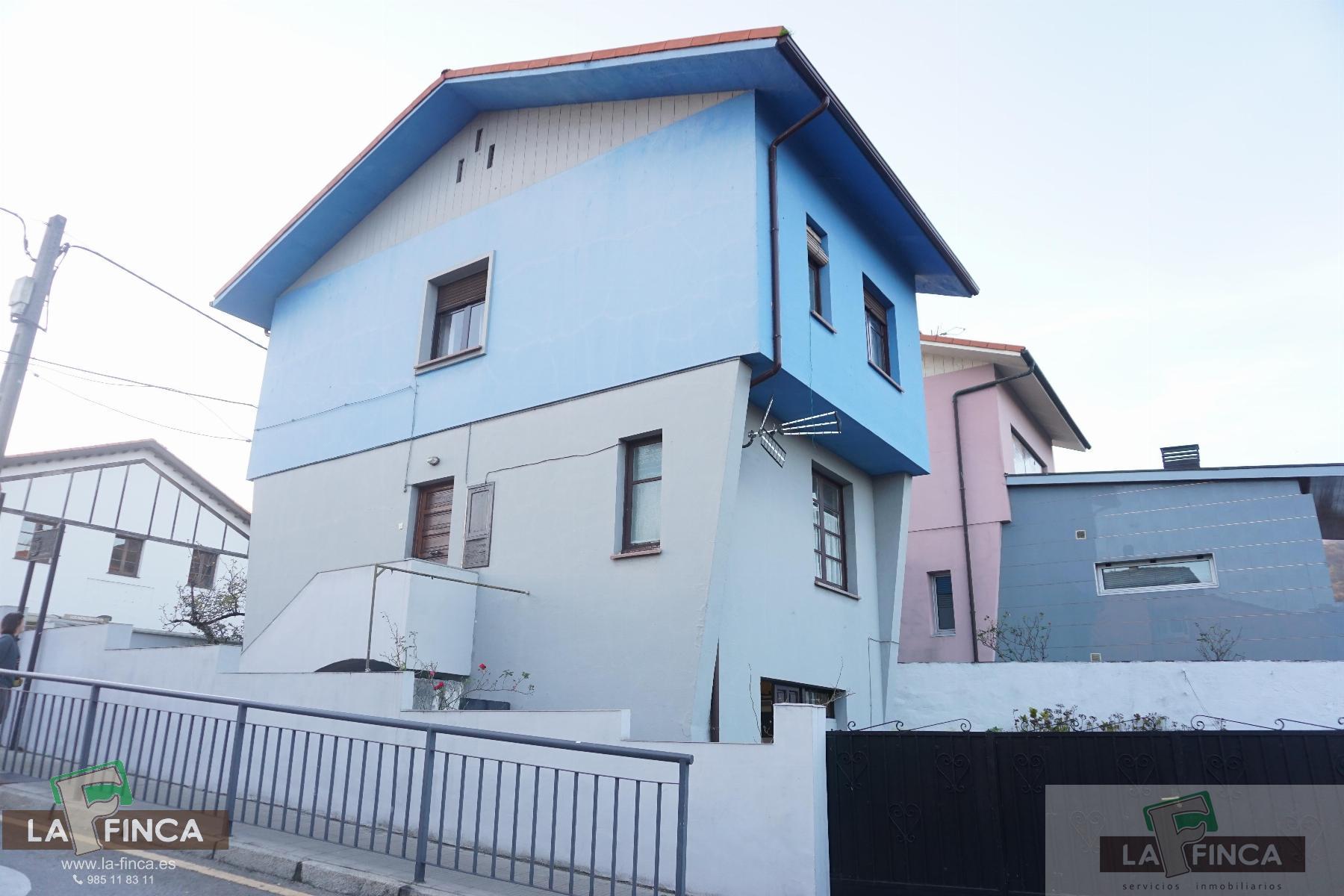 For sale of chalet in Oviedo
