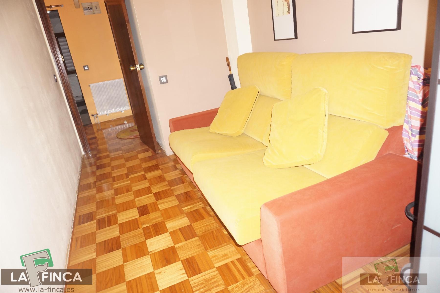 For sale of flat in Oviedo