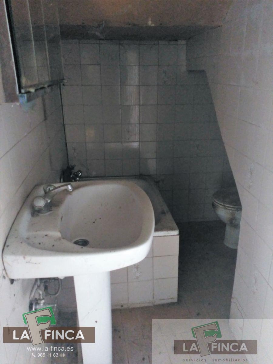 For sale of house in Oviedo