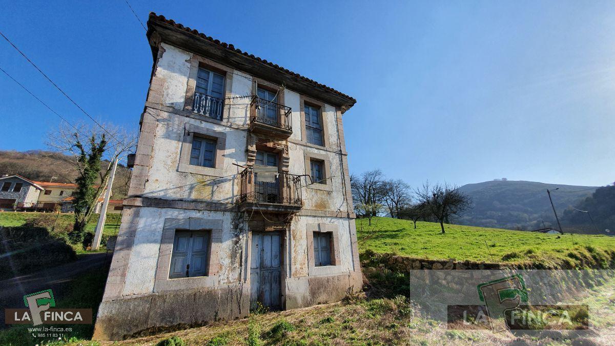 For sale of house in Oviedo