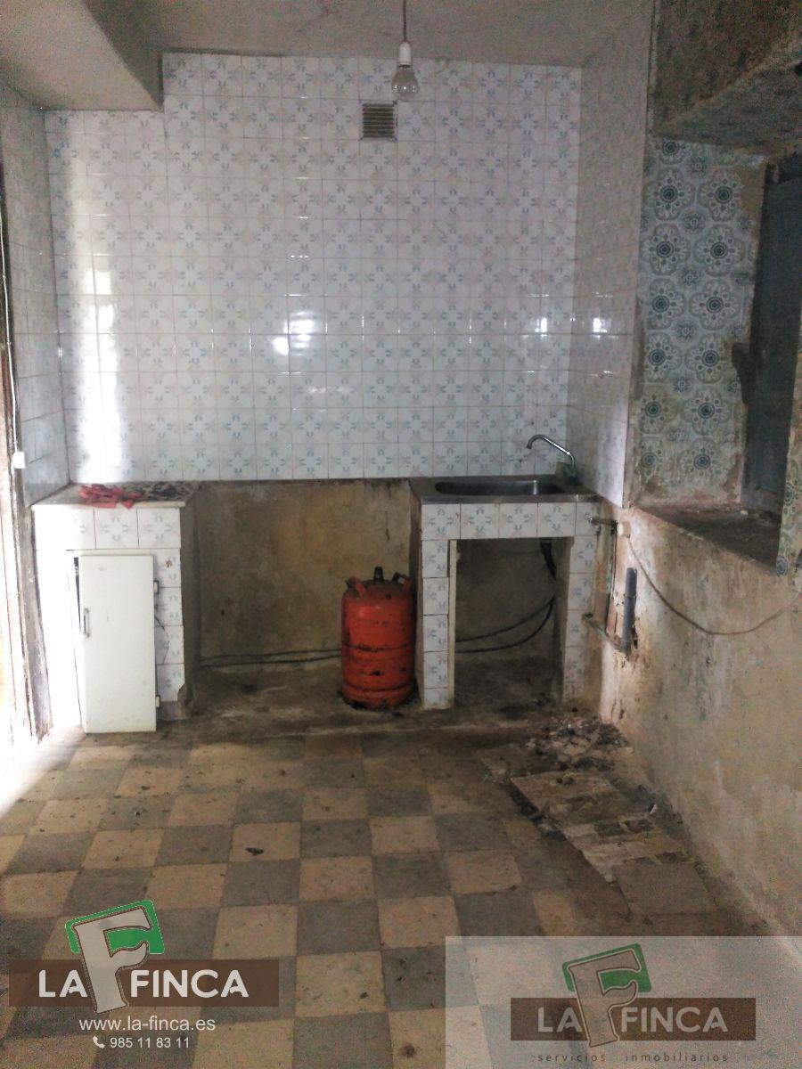 For sale of house in Oviedo