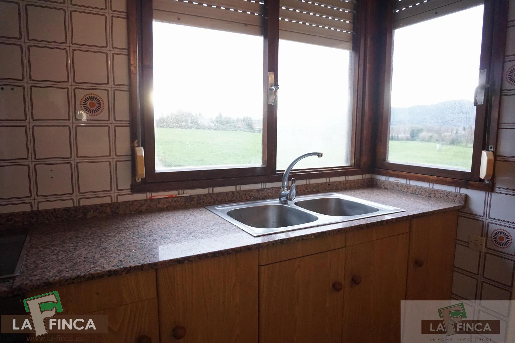 For sale of flat in Llanera