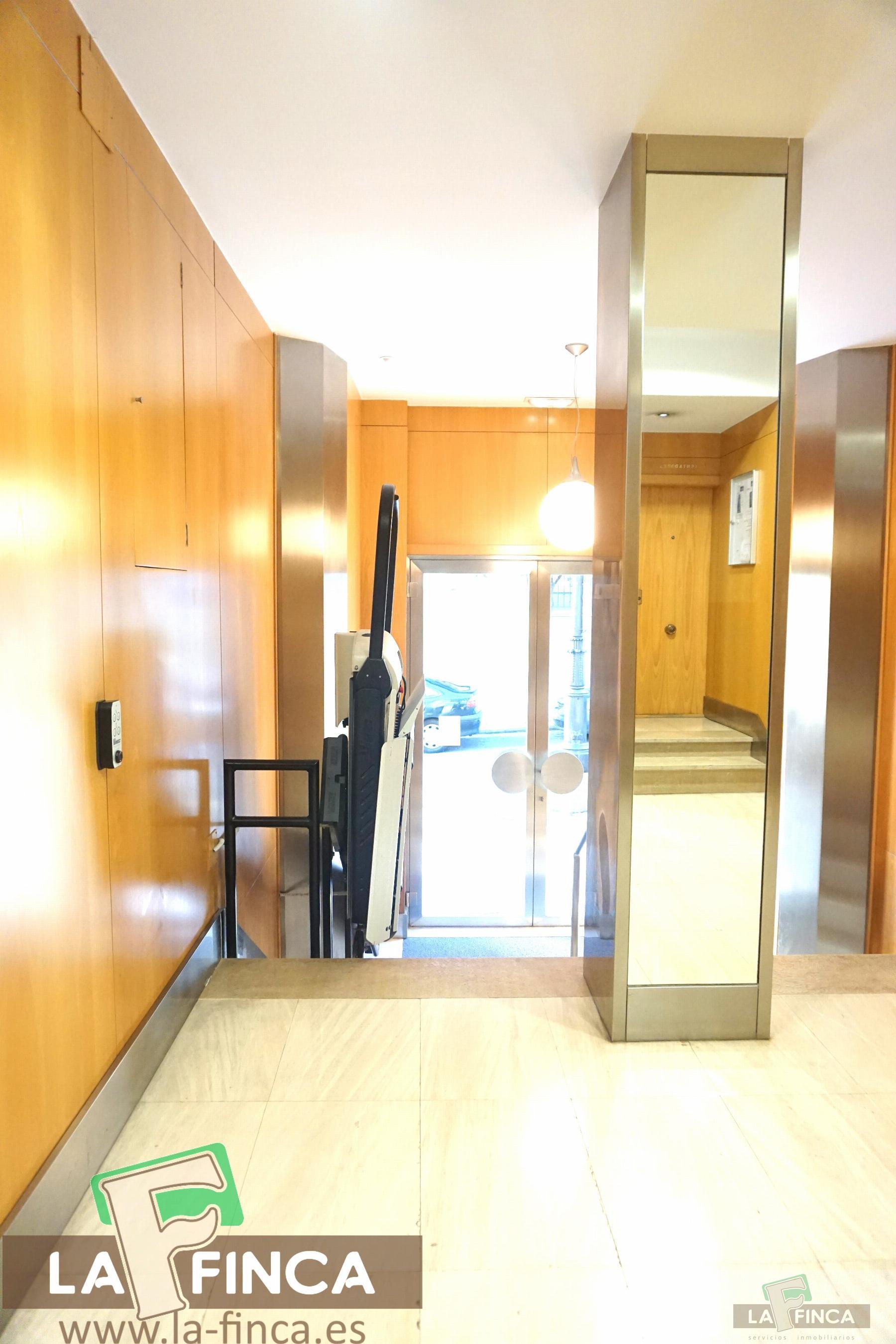 For sale of flat in Oviedo