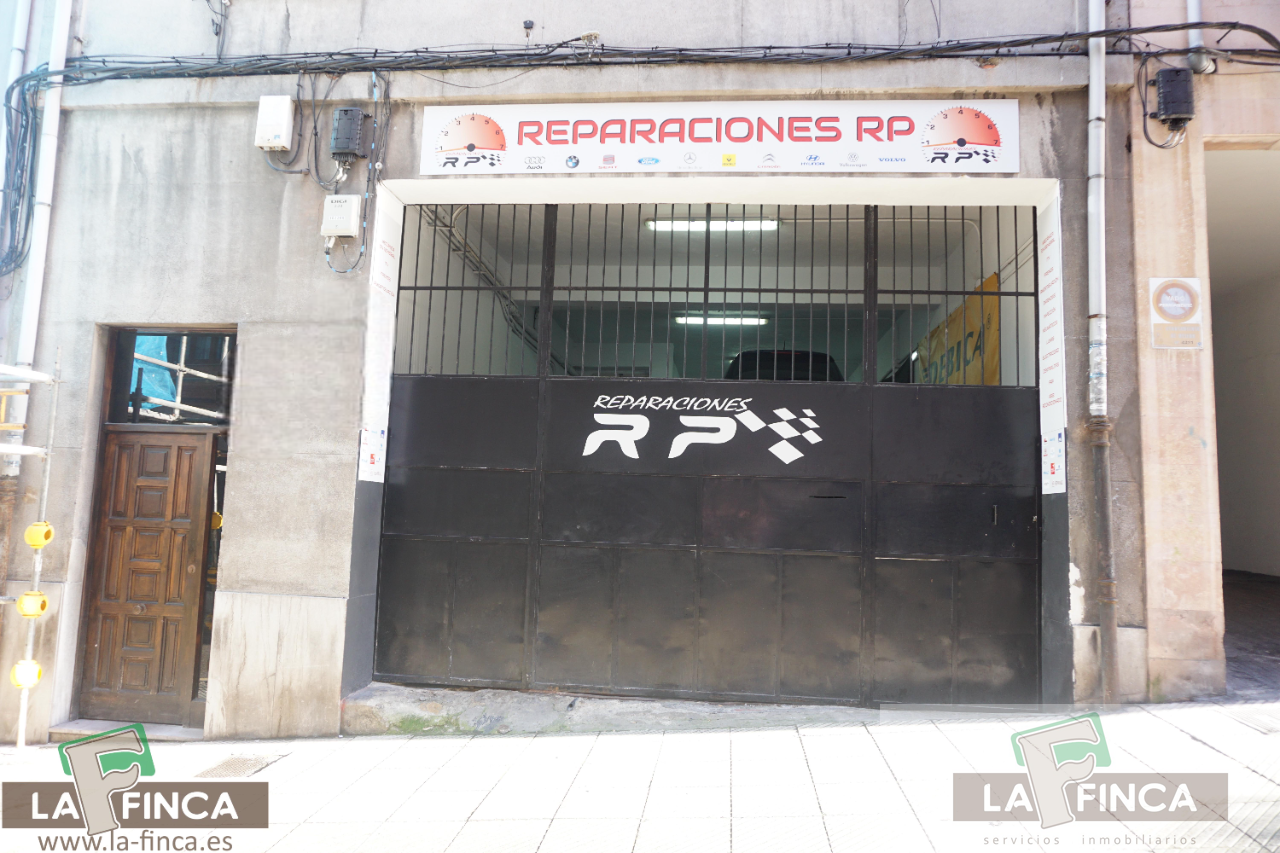 For sale of commercial in Oviedo