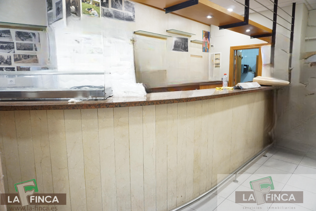 For sale of commercial in Oviedo