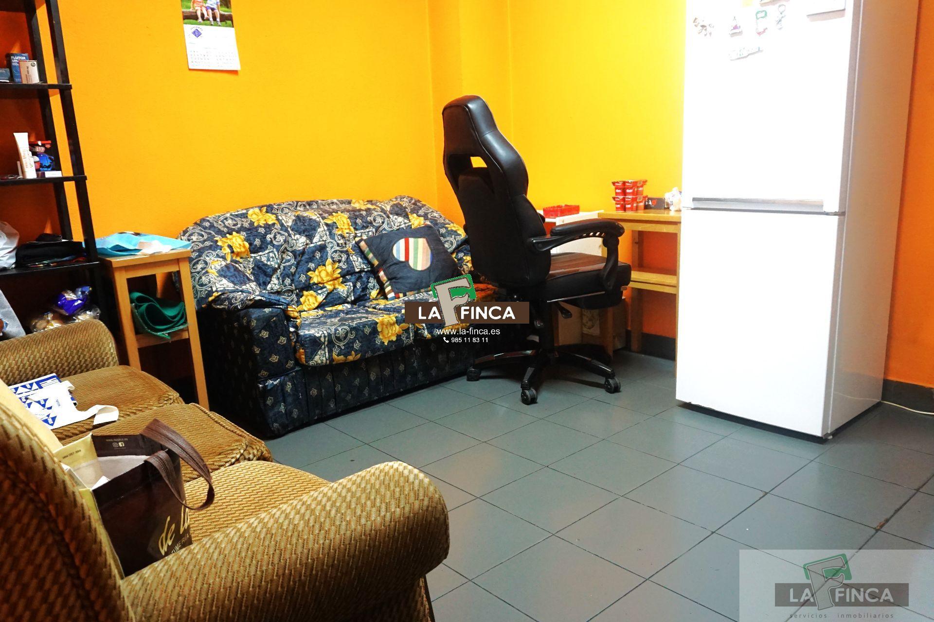 For sale of commercial in Oviedo
