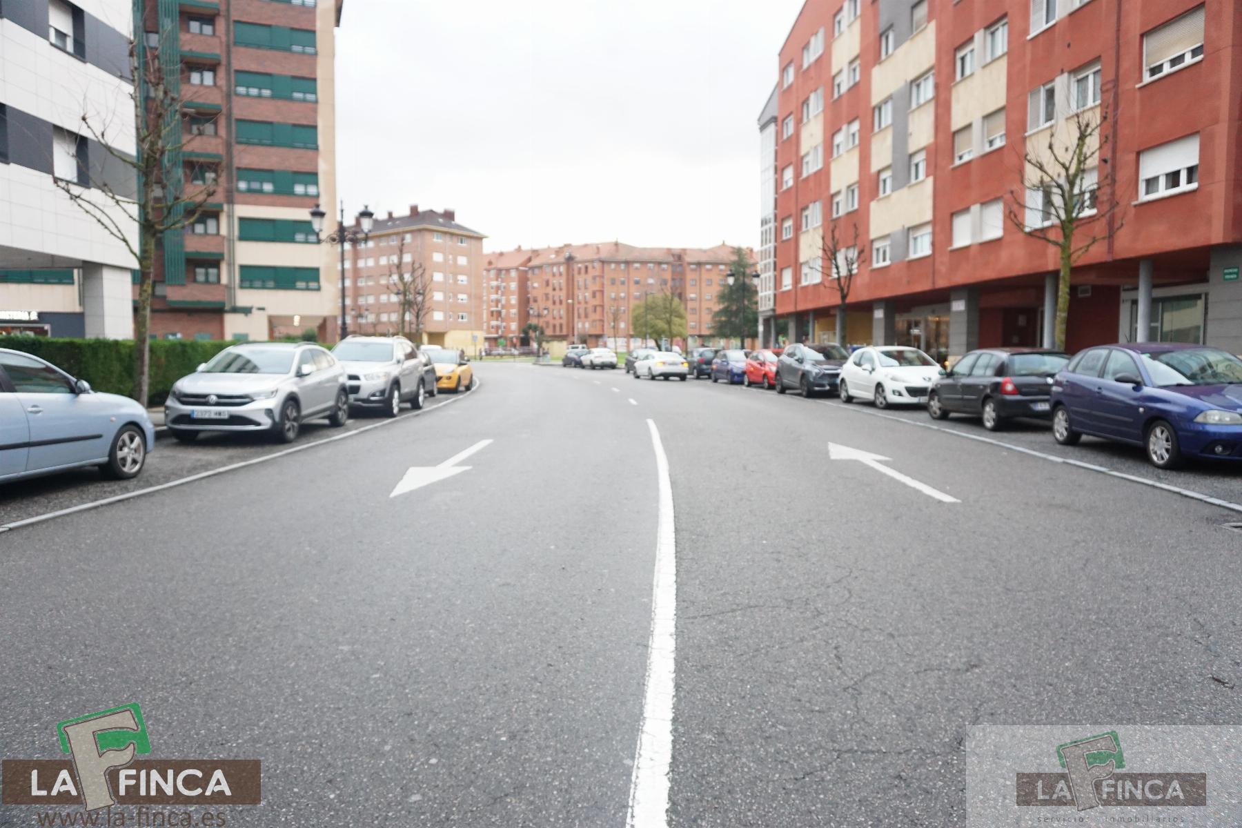 For sale of commercial in Oviedo