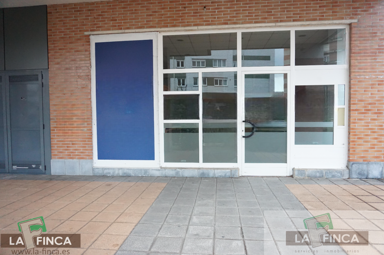 For sale of commercial in Oviedo