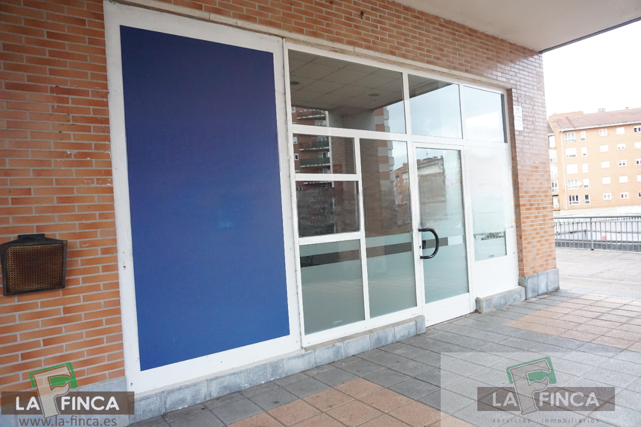 For sale of commercial in Oviedo