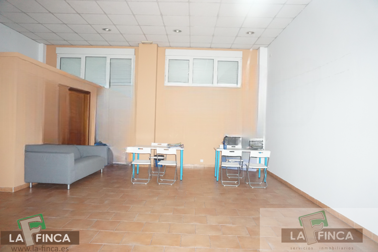 For sale of commercial in Oviedo