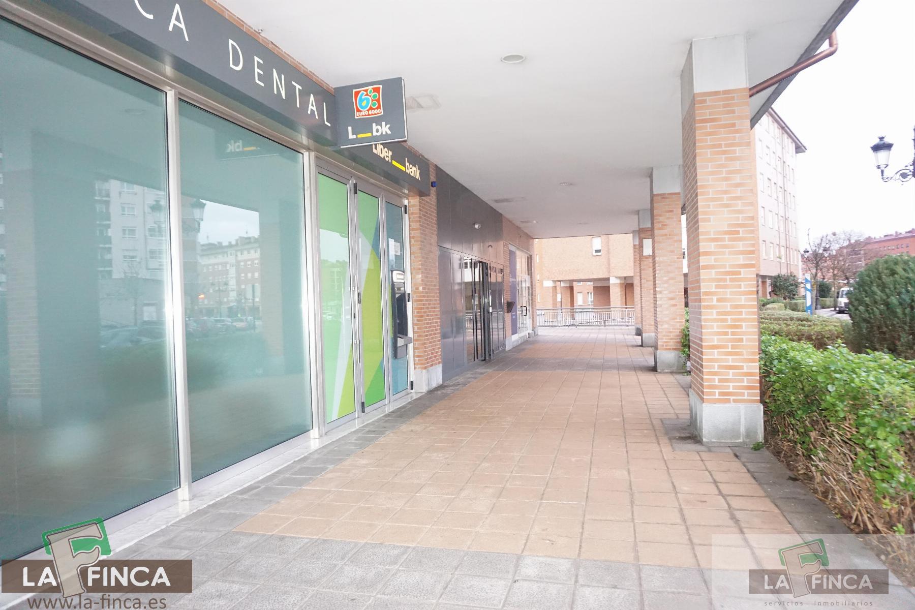For sale of commercial in Oviedo