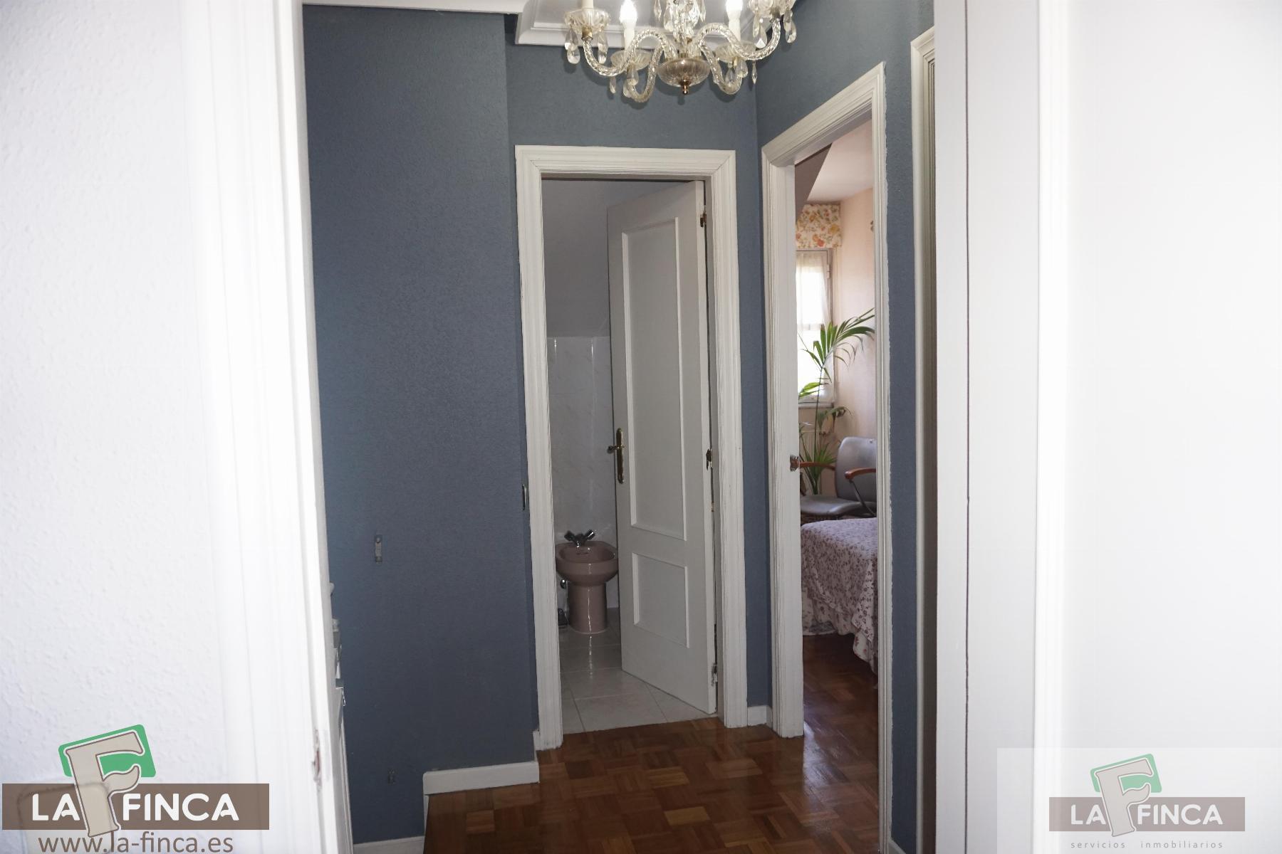For sale of duplex in Oviedo
