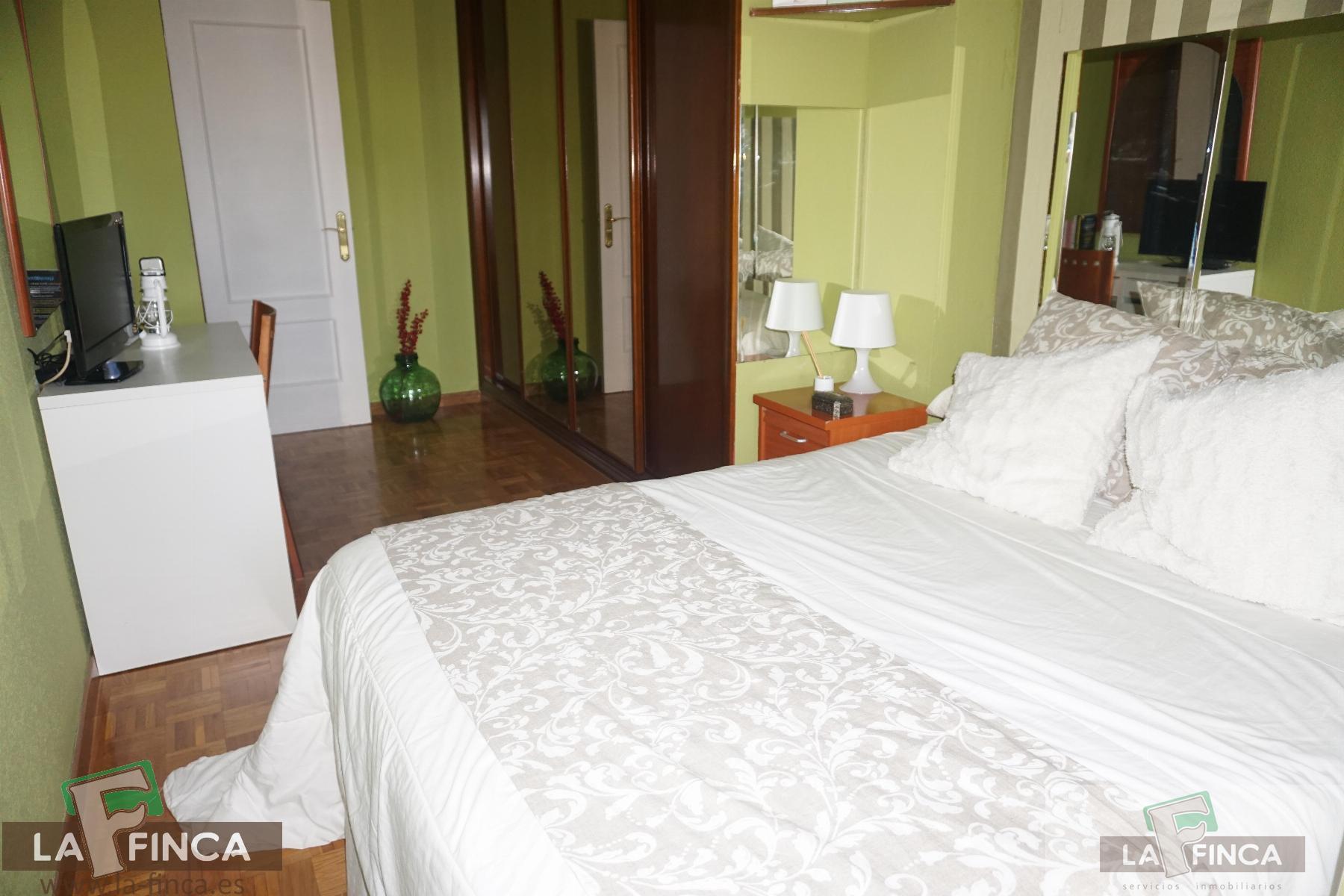 For sale of duplex in Oviedo