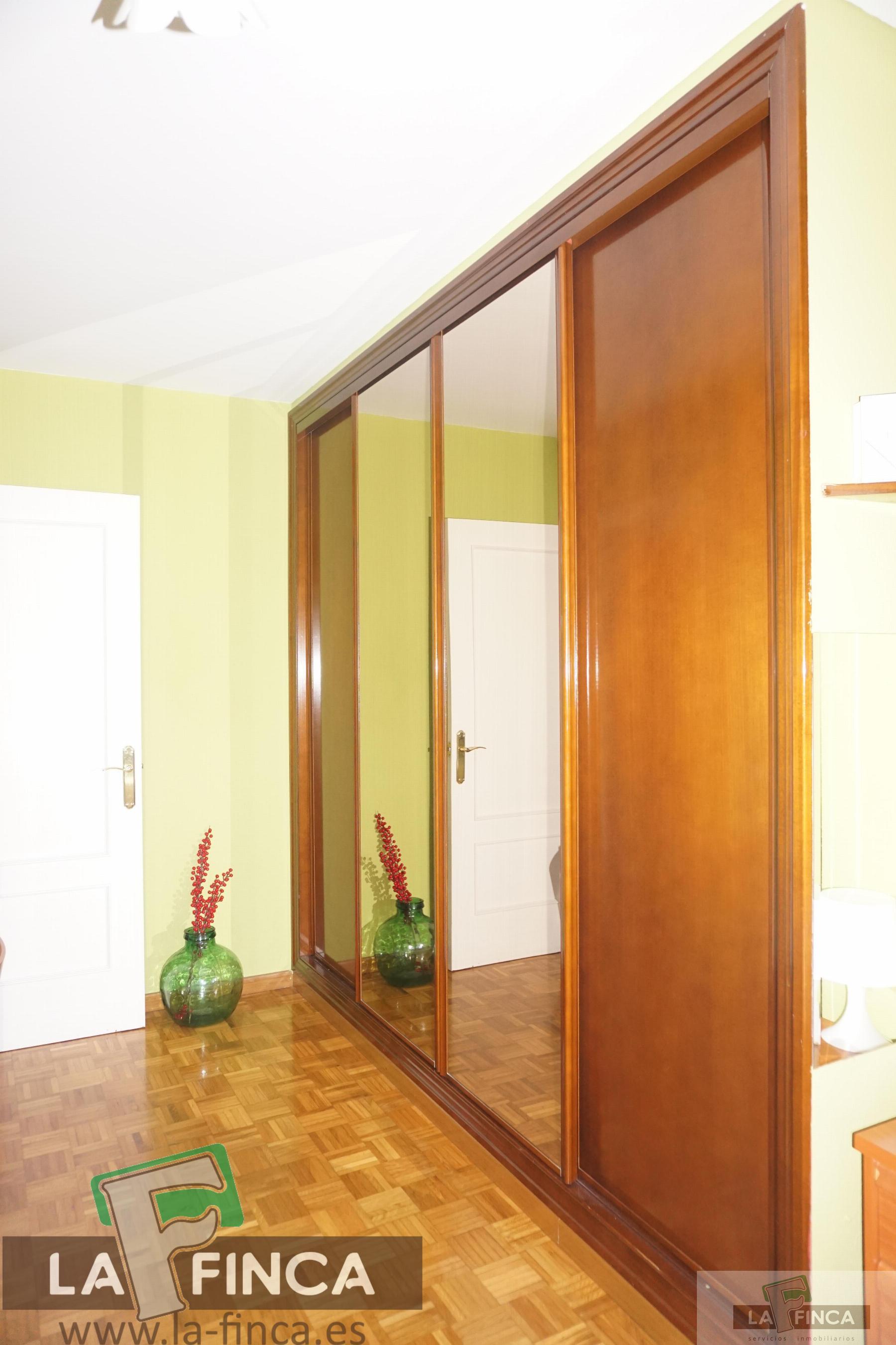 For sale of duplex in Oviedo