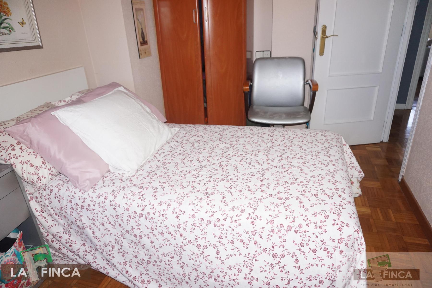For sale of duplex in Oviedo