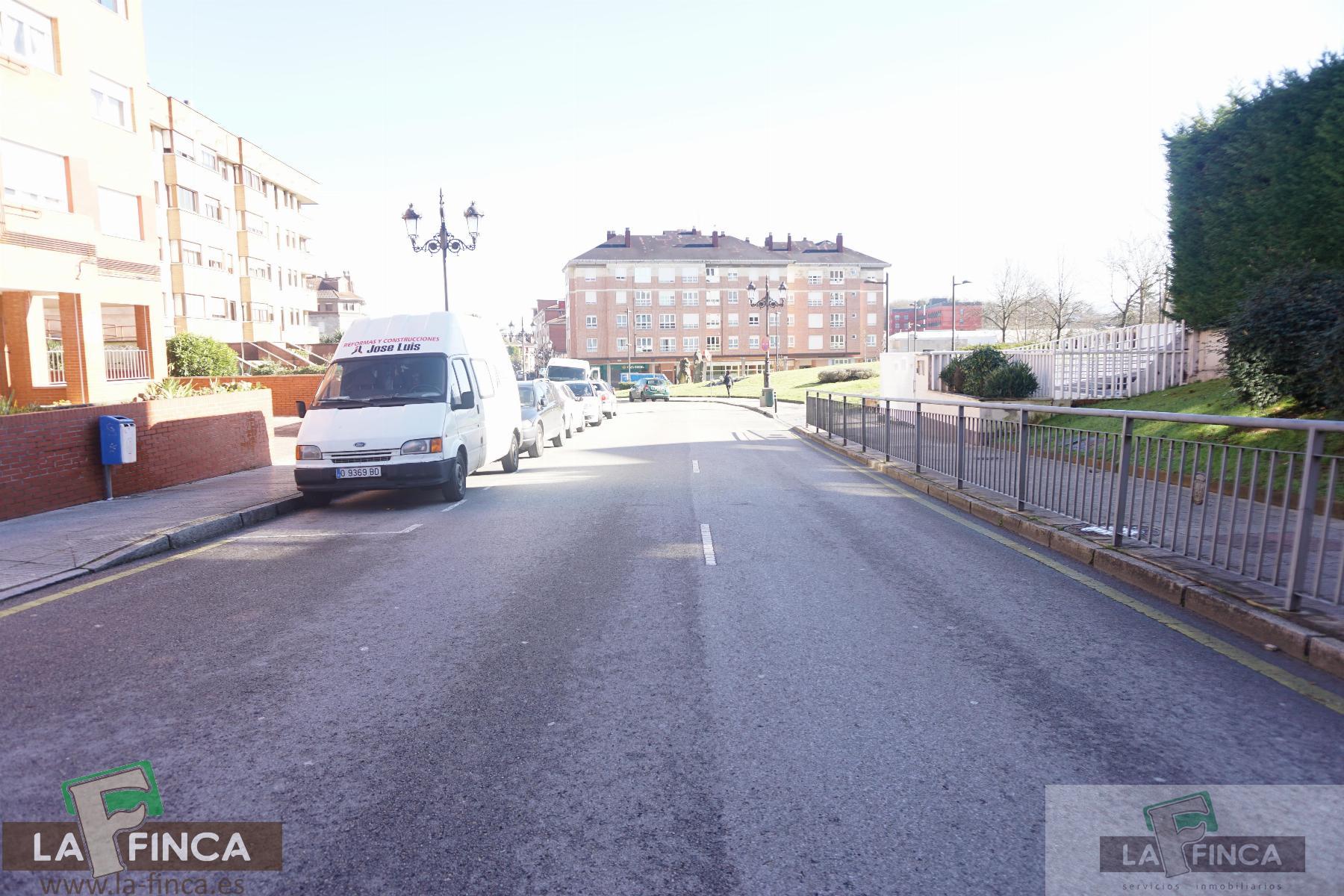 For sale of duplex in Oviedo