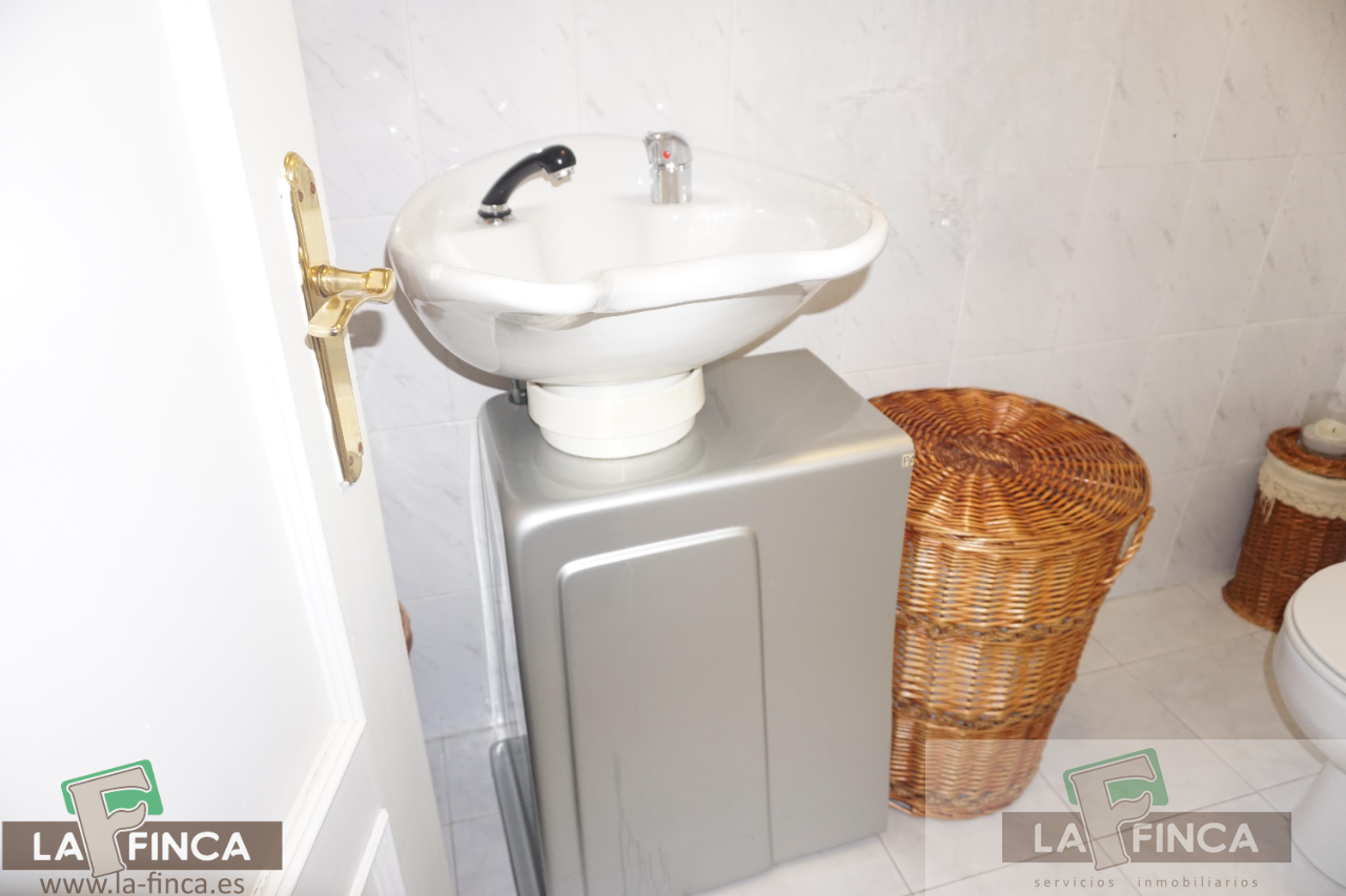For sale of duplex in Oviedo