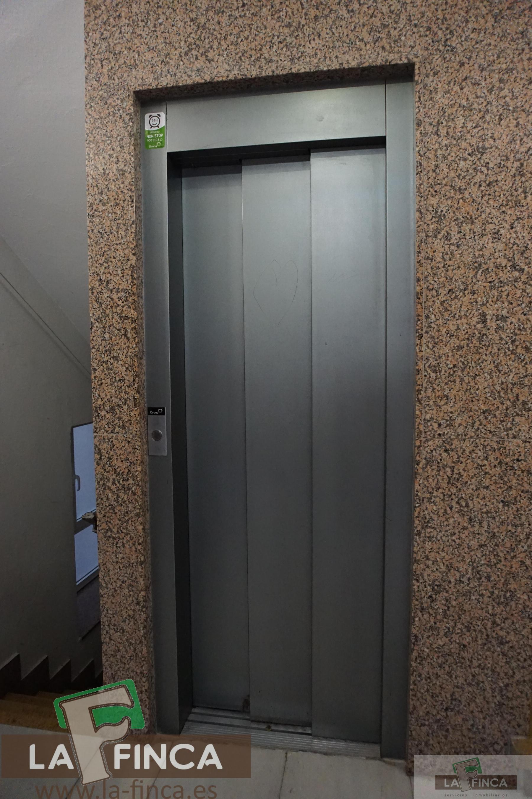 For sale of flat in Oviedo