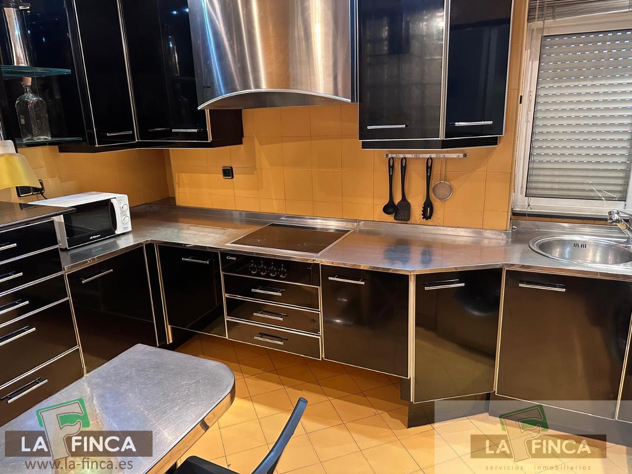 For sale of penthouse in Oviedo