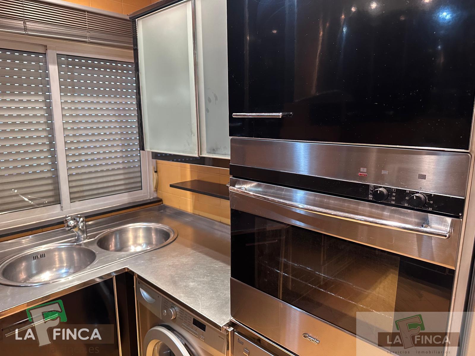 For sale of penthouse in Oviedo