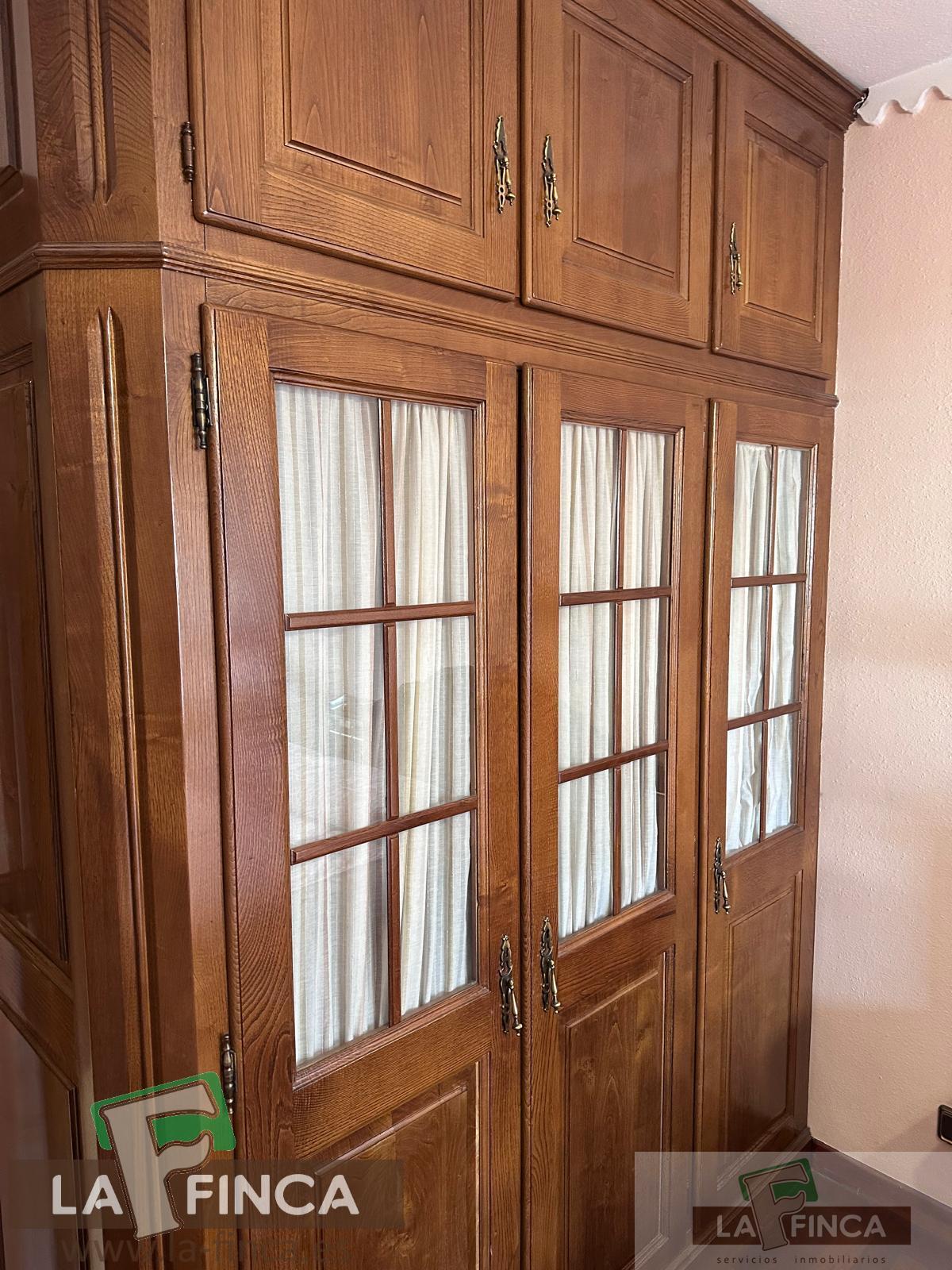 For sale of penthouse in Oviedo