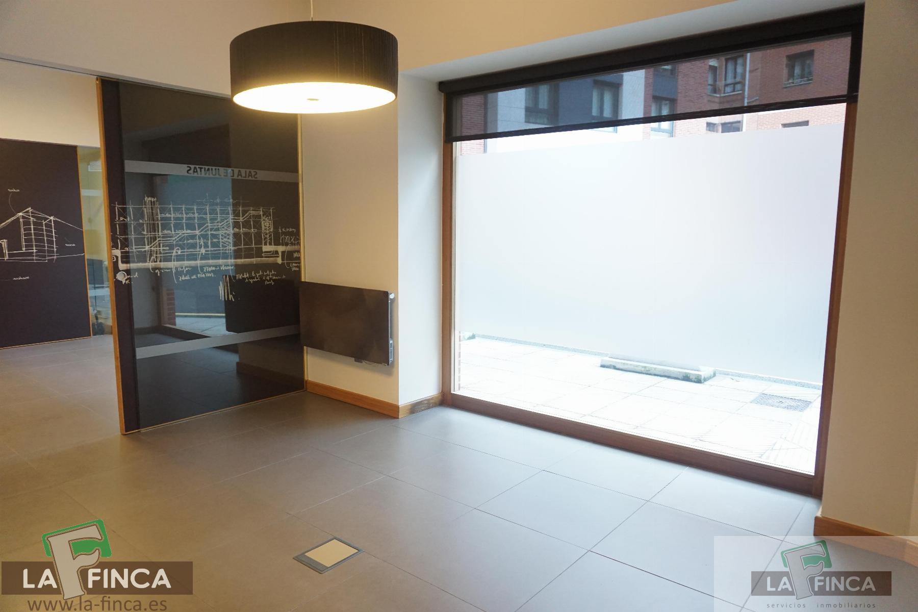 For sale of commercial in Oviedo