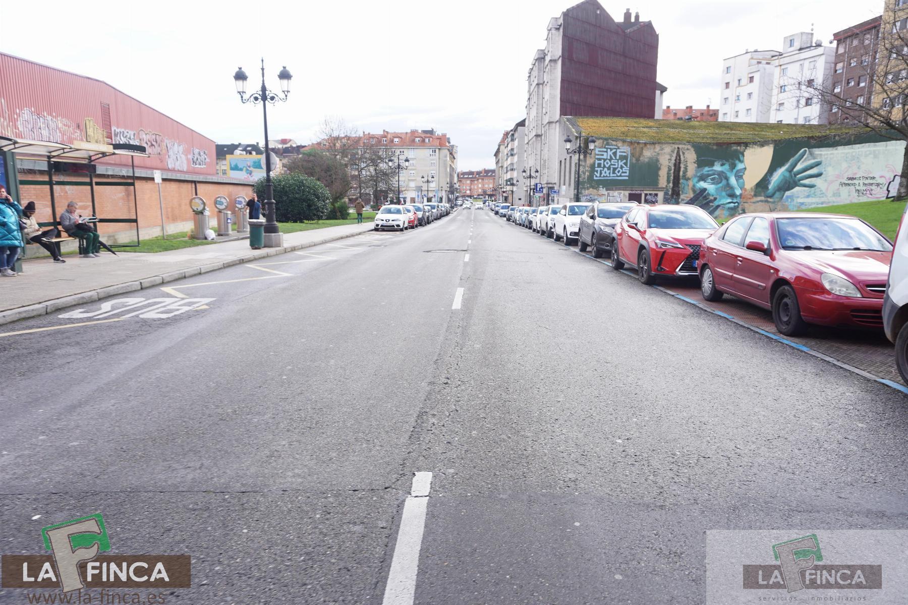 For sale of commercial in Oviedo