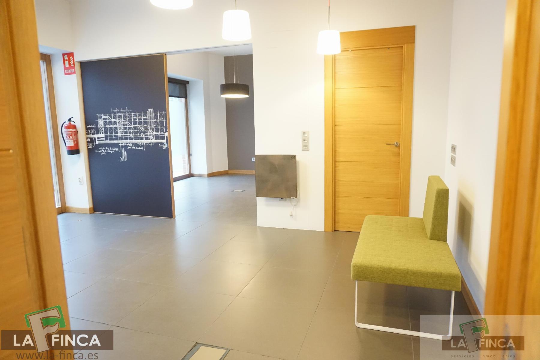For sale of commercial in Oviedo
