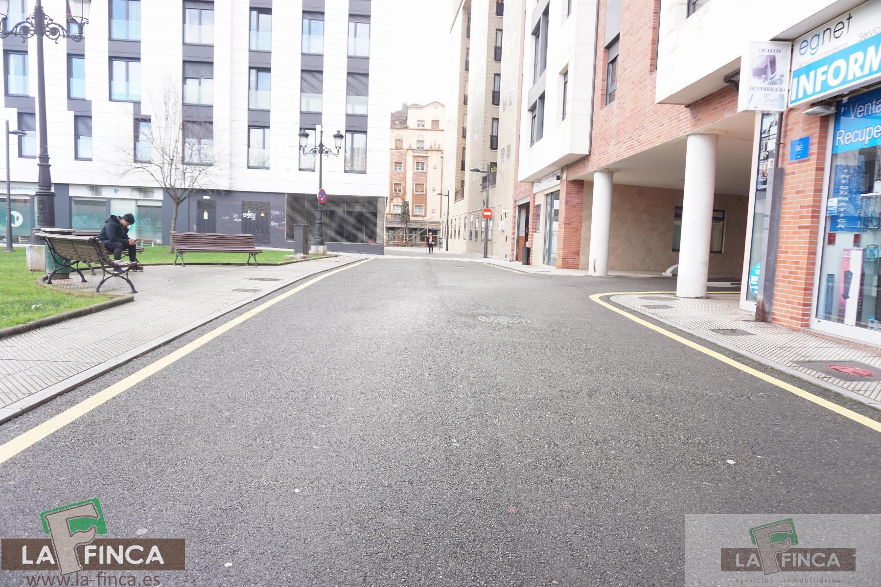 For sale of commercial in Oviedo