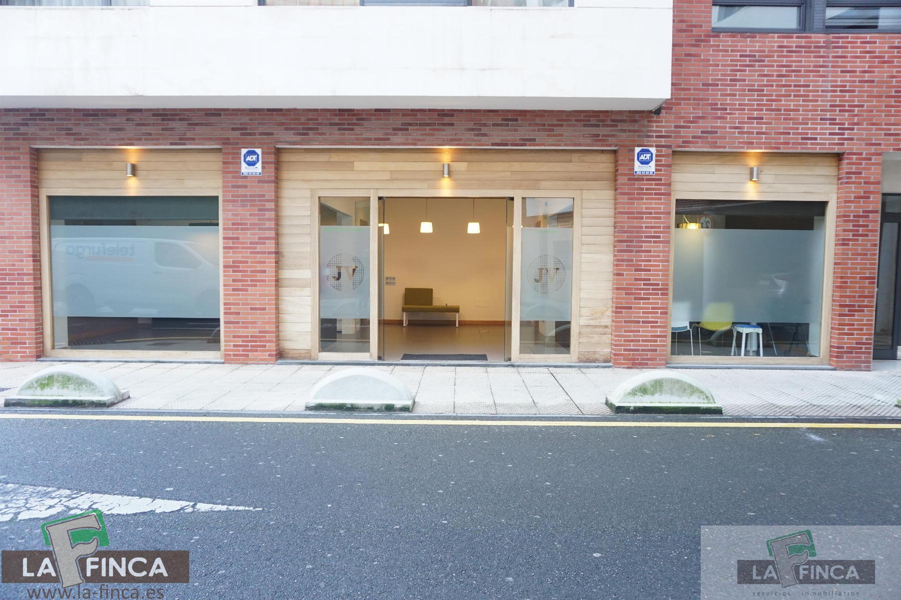 For sale of commercial in Oviedo