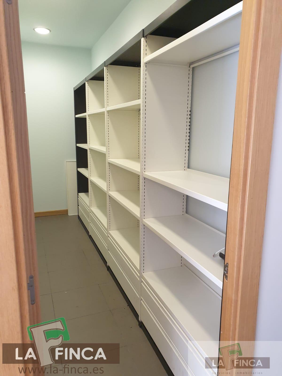 For sale of commercial in Oviedo