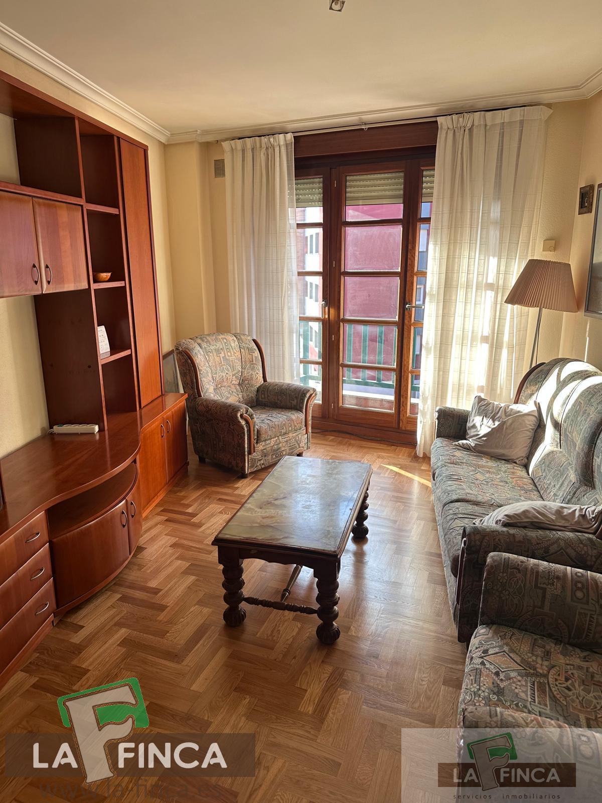 For sale of apartment in Oviedo