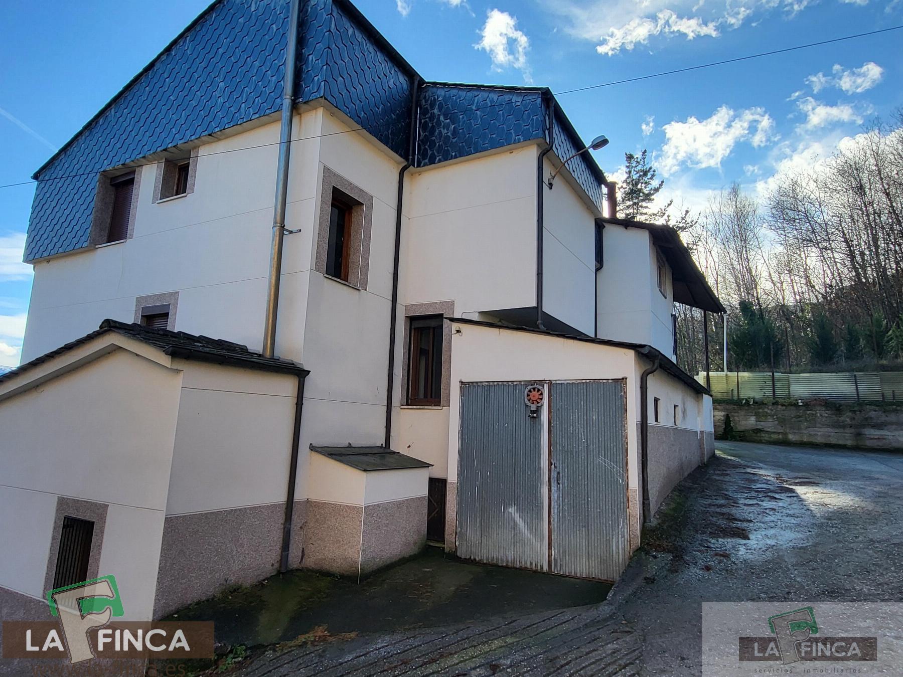 For sale of house in Cangas del Narcea