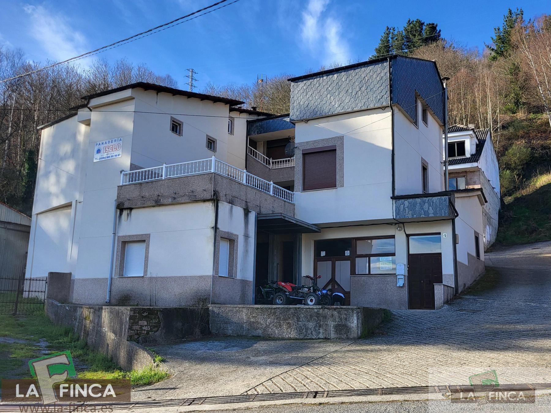 For sale of house in Cangas del Narcea