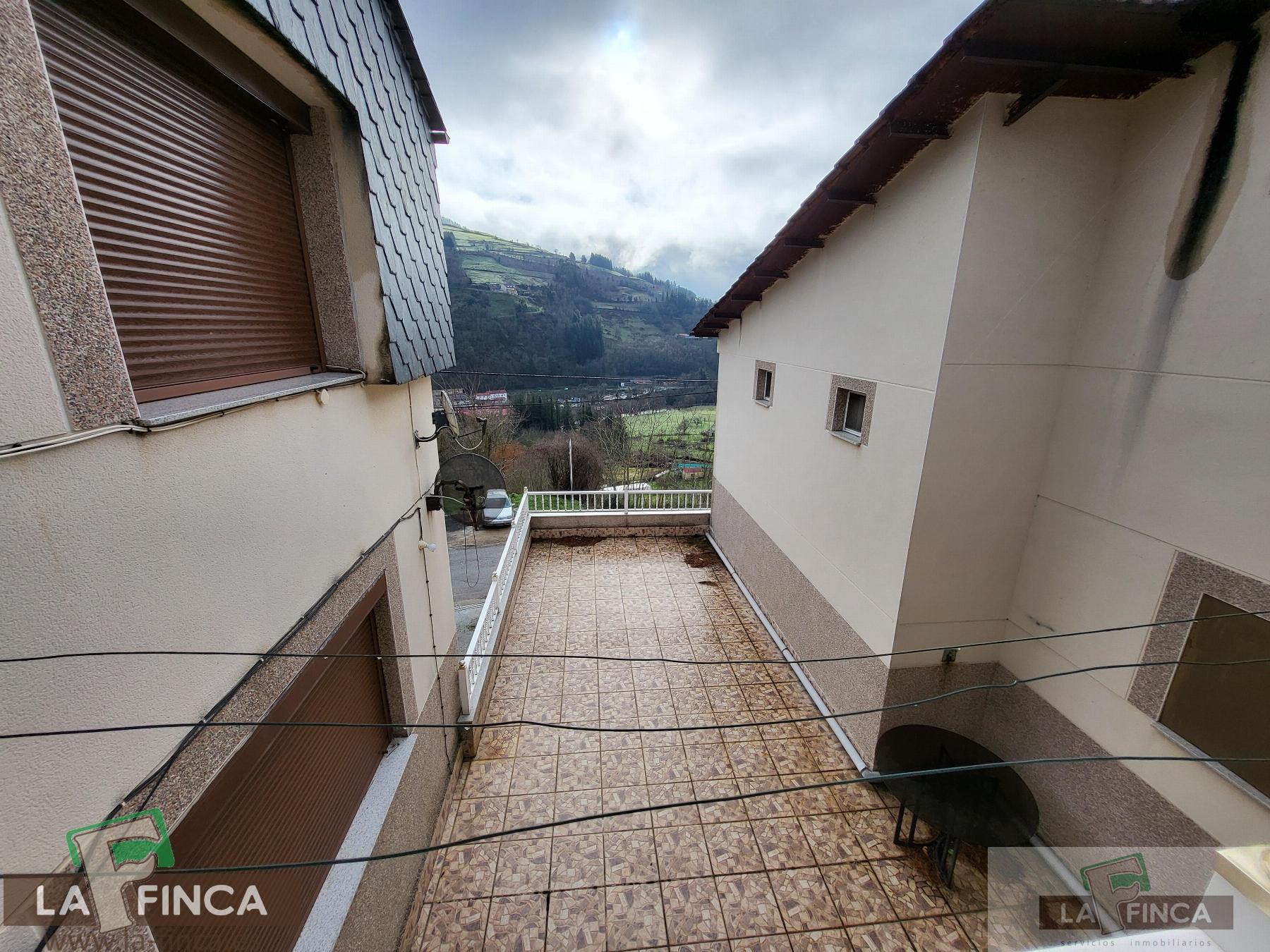 For sale of house in Cangas del Narcea