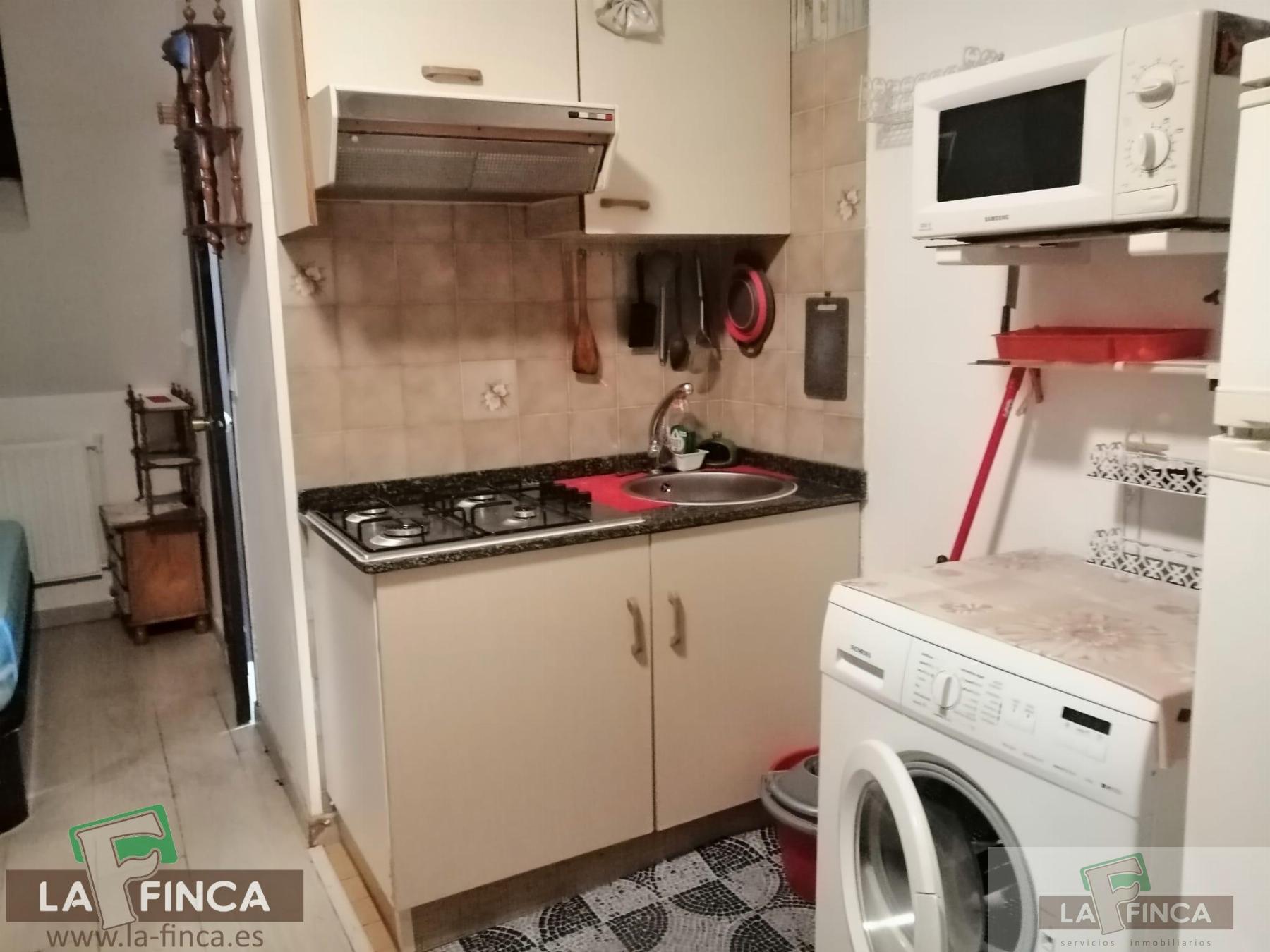 For sale of study in Oviedo