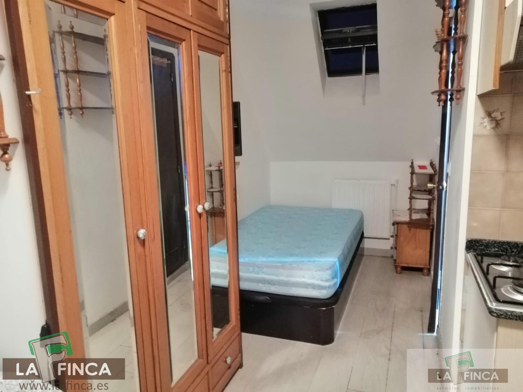 For sale of study in Oviedo