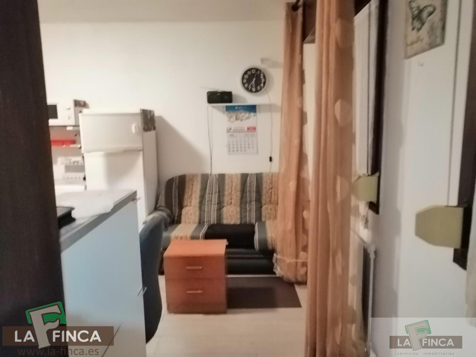 For sale of study in Oviedo