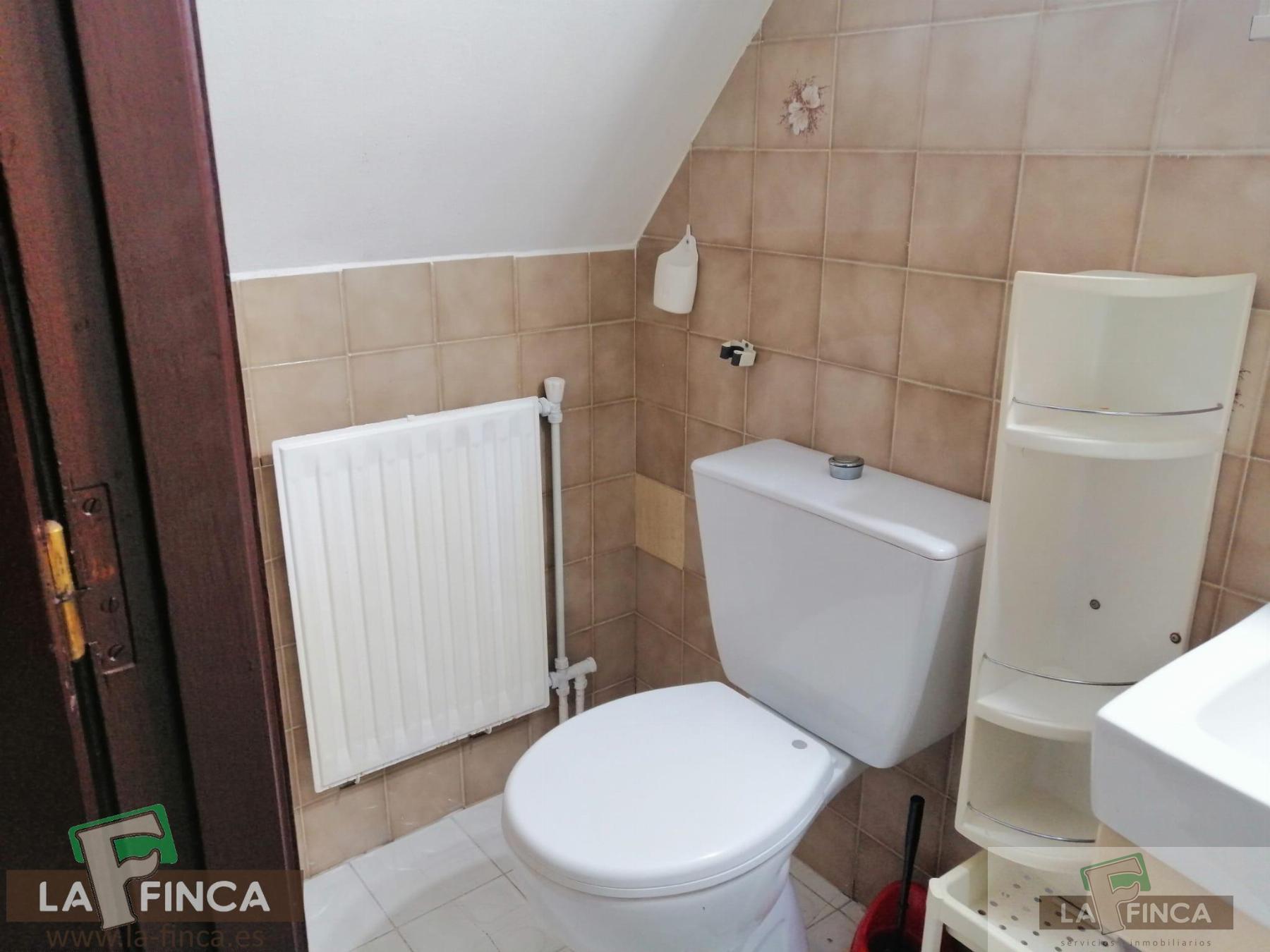 For sale of study in Oviedo