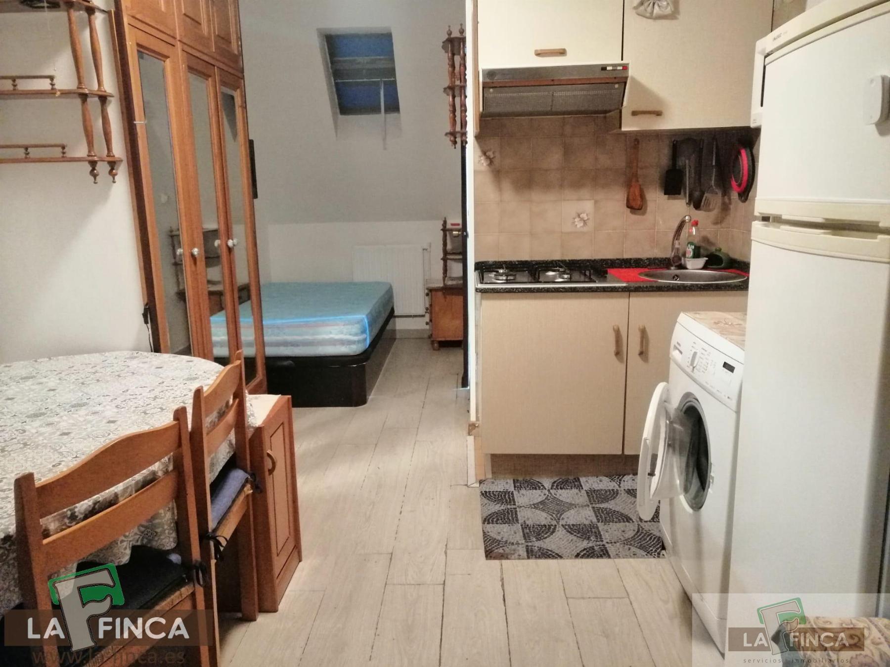 For sale of study in Oviedo