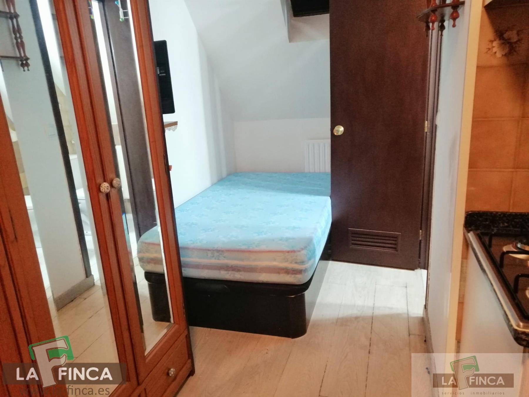 For sale of study in Oviedo