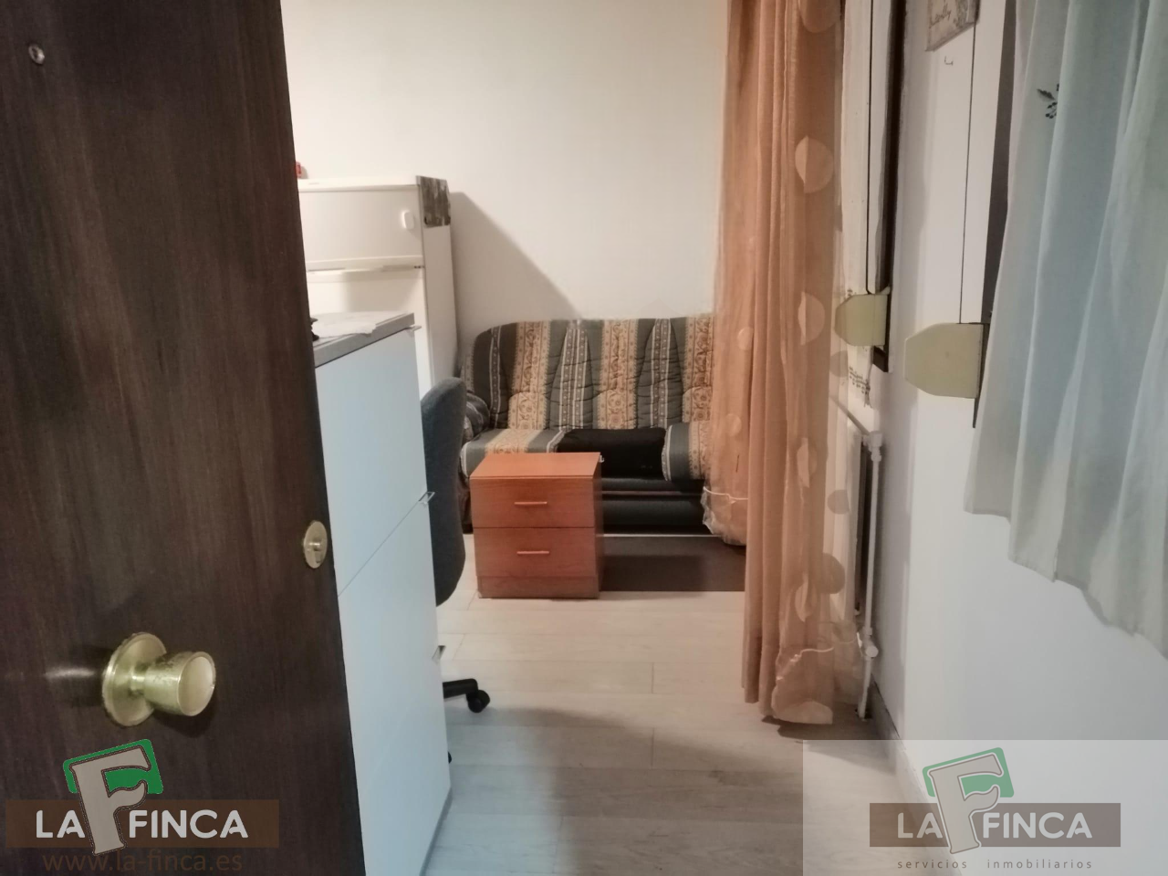 For sale of study in Oviedo