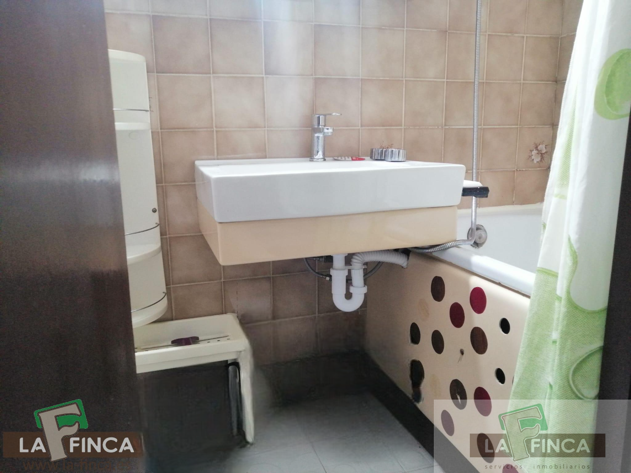 For sale of study in Oviedo