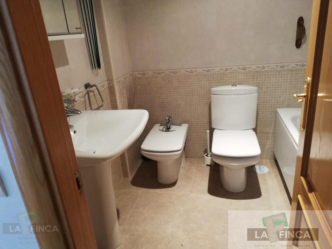 For sale of flat in Oviedo