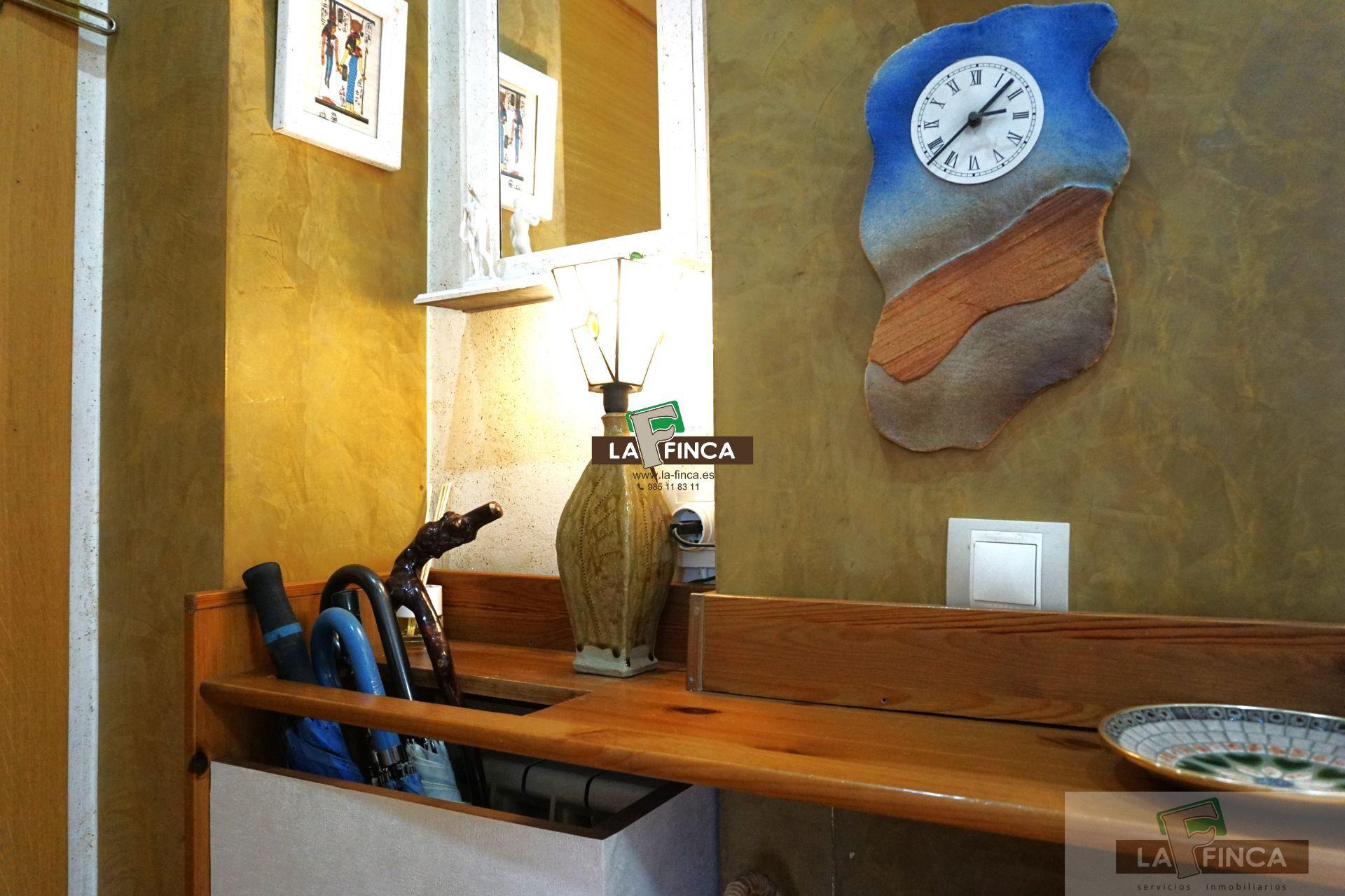 For sale of penthouse in Oviedo