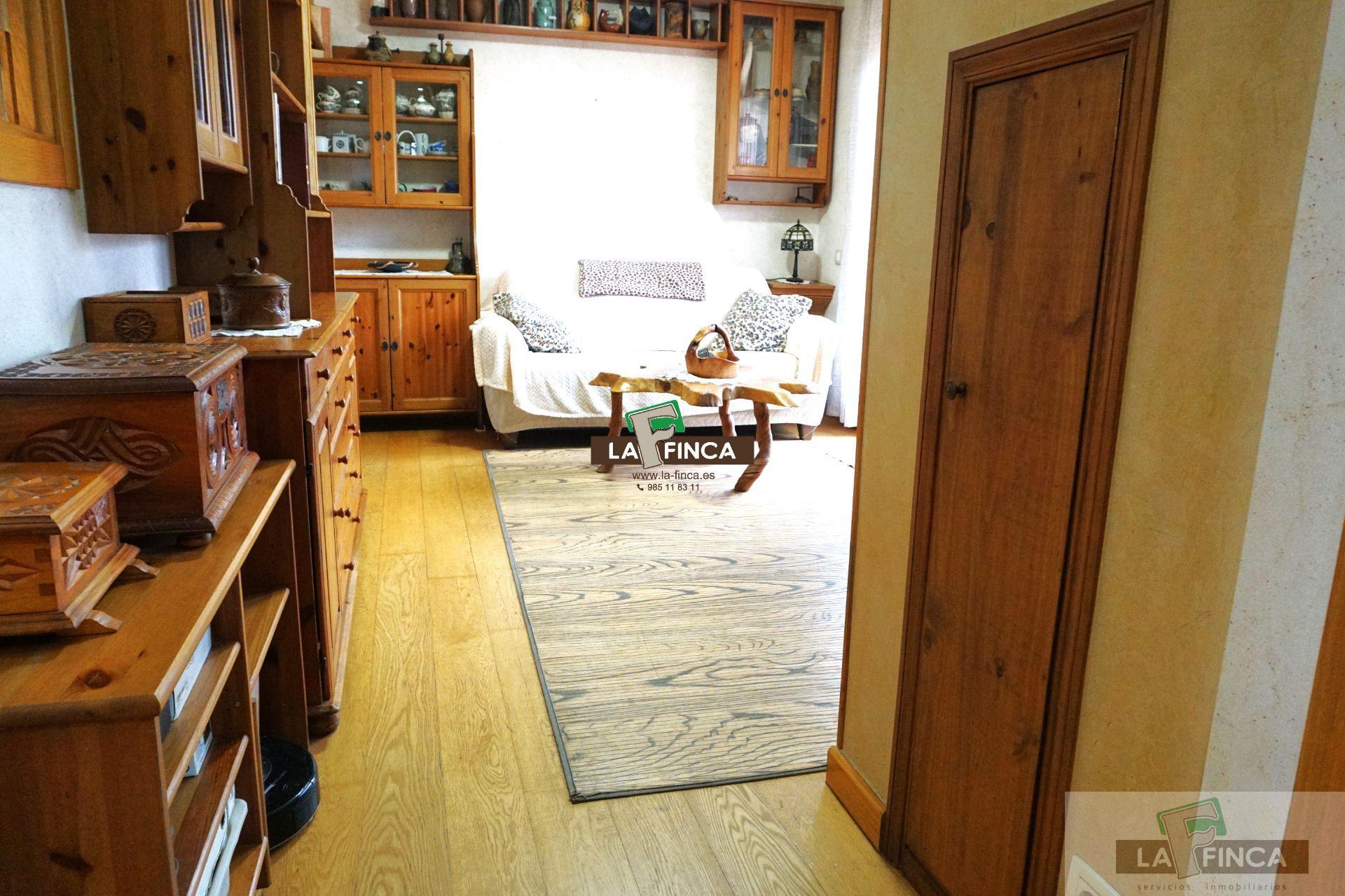 For sale of penthouse in Oviedo
