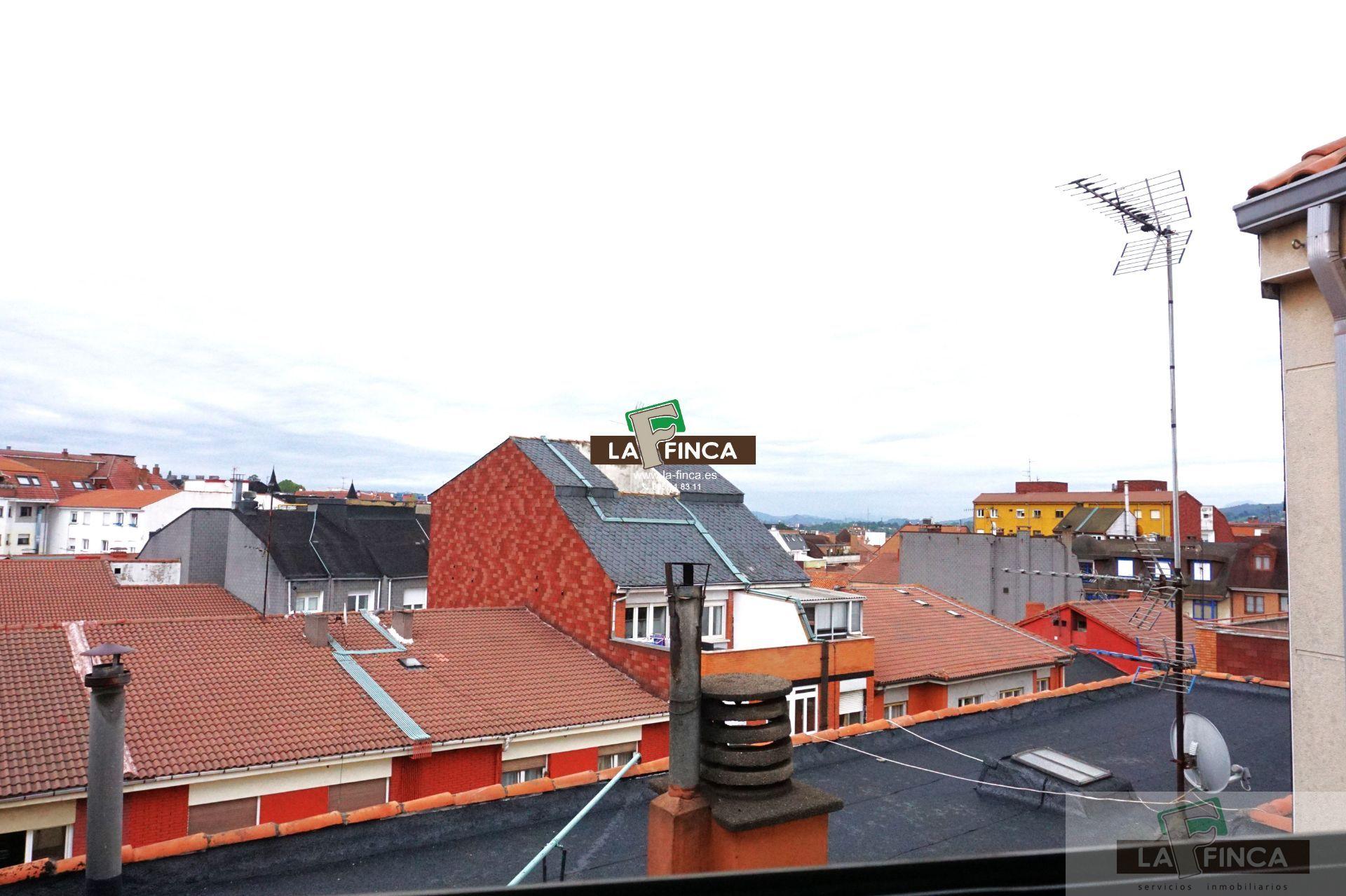 For sale of penthouse in Oviedo