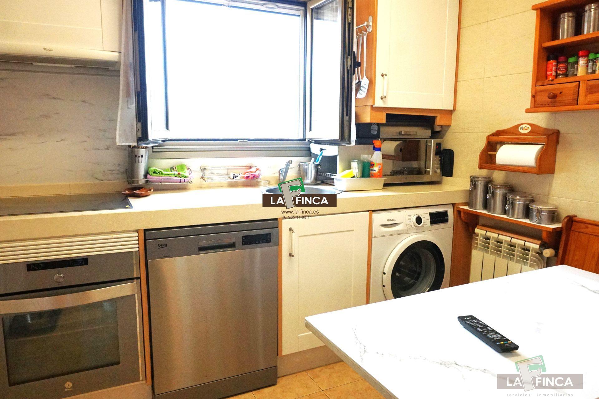 For sale of penthouse in Oviedo