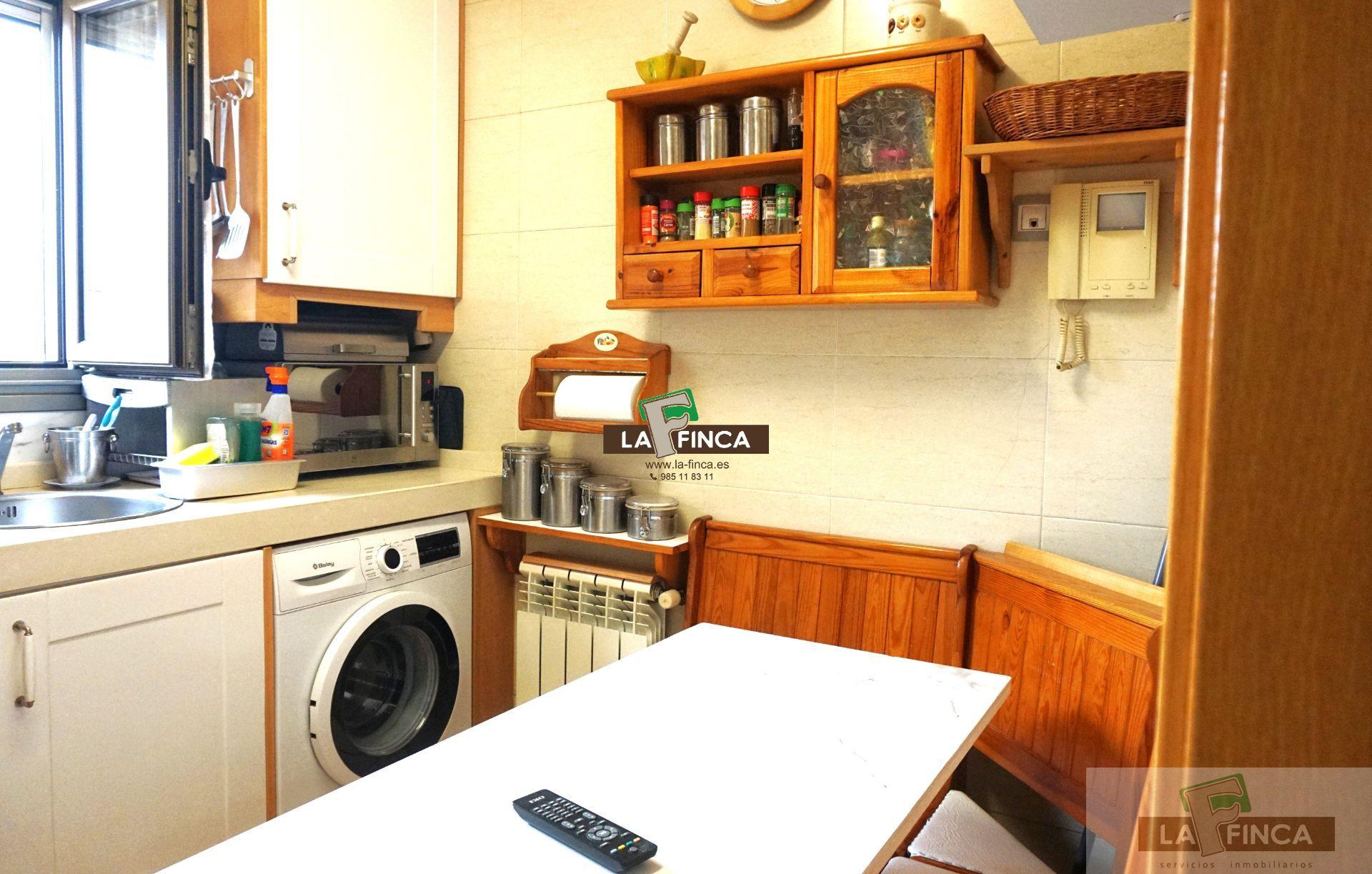 For sale of penthouse in Oviedo